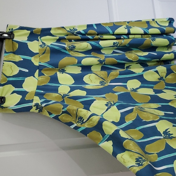 Mansted ** like new Beautiful floral skirt - Picture 7 of 7